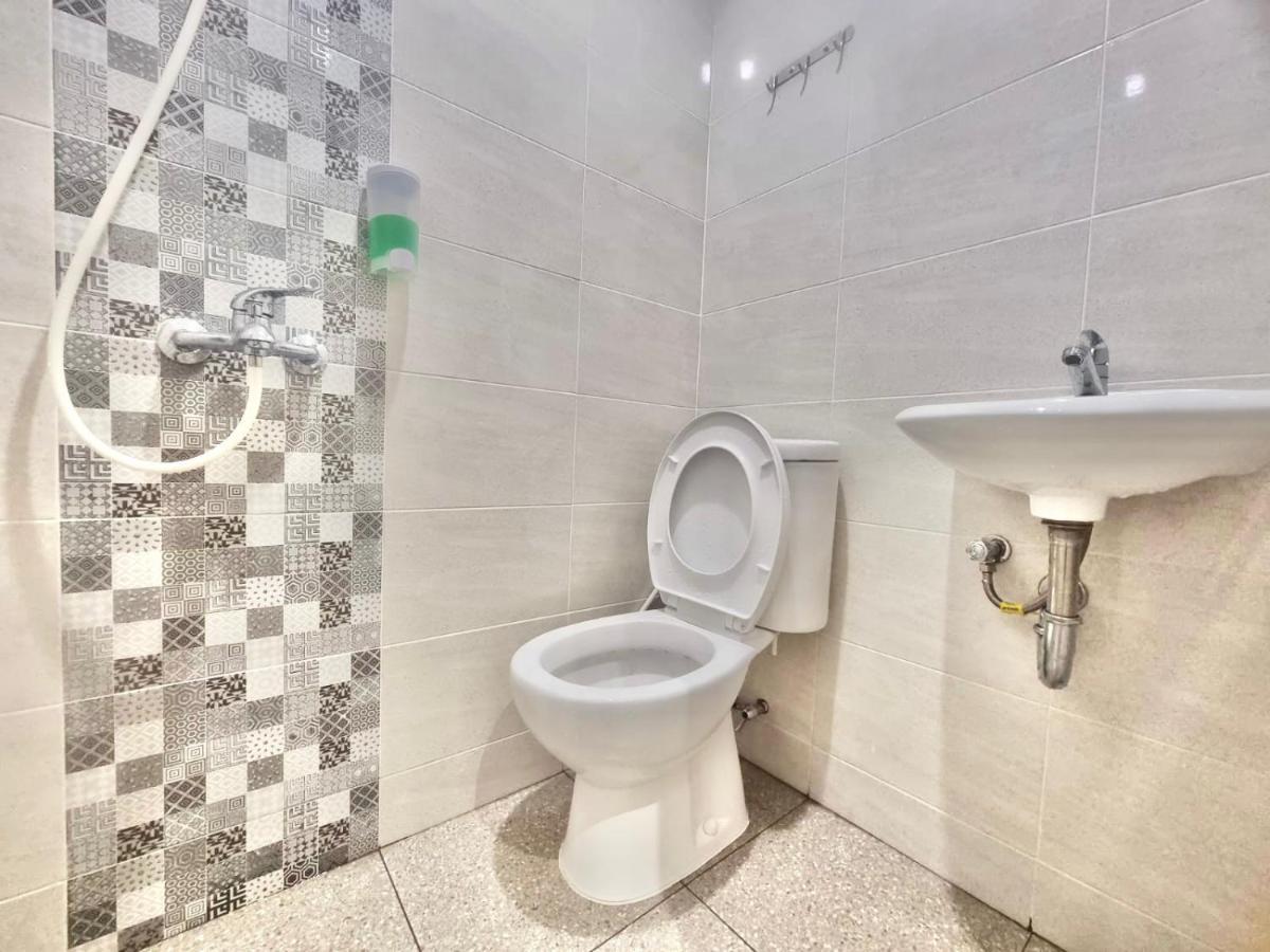 Pringgondani Guesthouse Pandanaran Hills Semarang Bagian luar foto